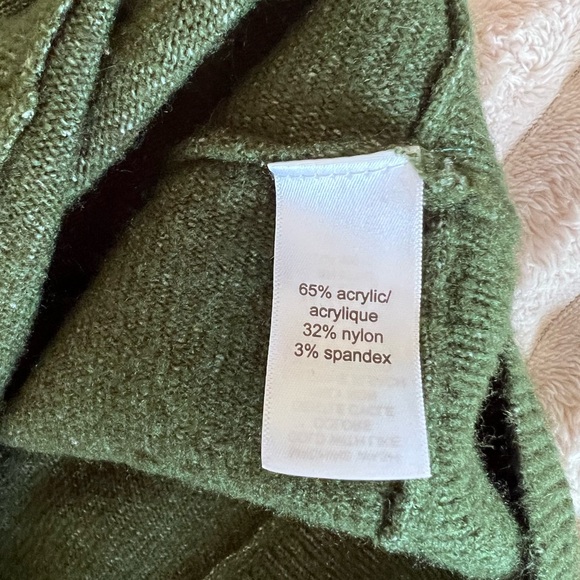 Green women’s Maurice’s sweater 1x - Picture 3 of 3